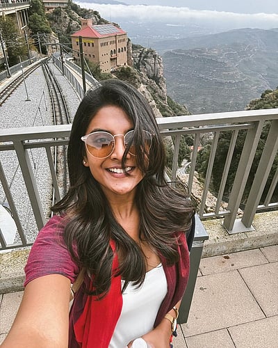 அழகும் கலையும்... நிவேதிதா சதீஷ்!